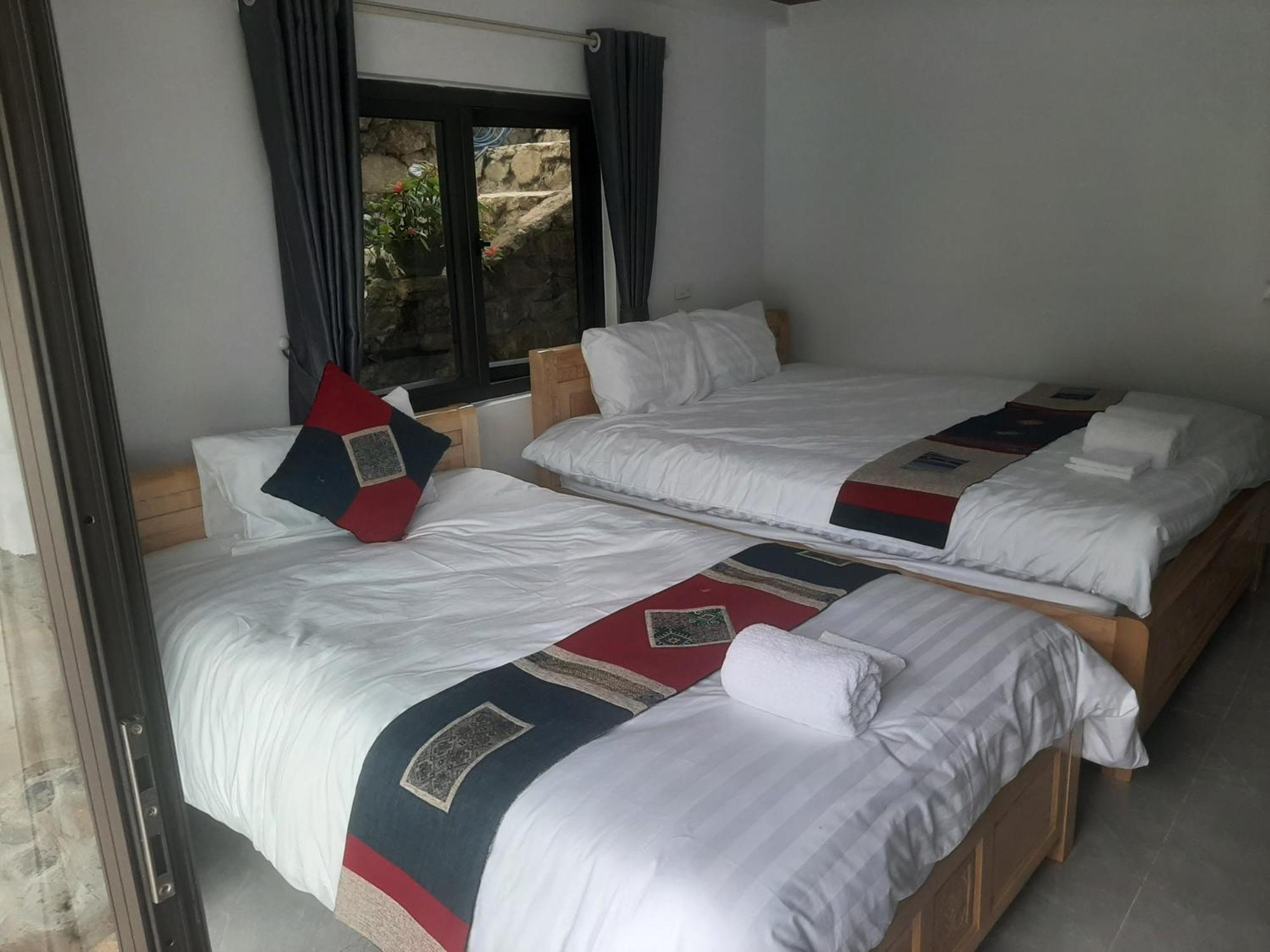 Dong Suoi H'Mong Homestay & Bungalow - Trek & Vegetarian Food Mu Cang Chai Room photo
